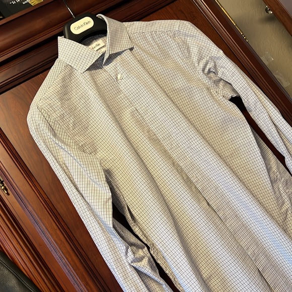 Like New Calvin Klein Light Plaid look Slim-Fit Performance Non-Iron Dress Shirt - Picture 4 of 9